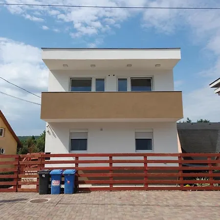 Fiesta 3* ميسكولك