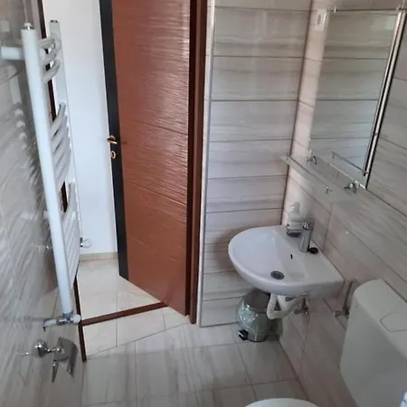 Fiesta ゲストハウス 3*